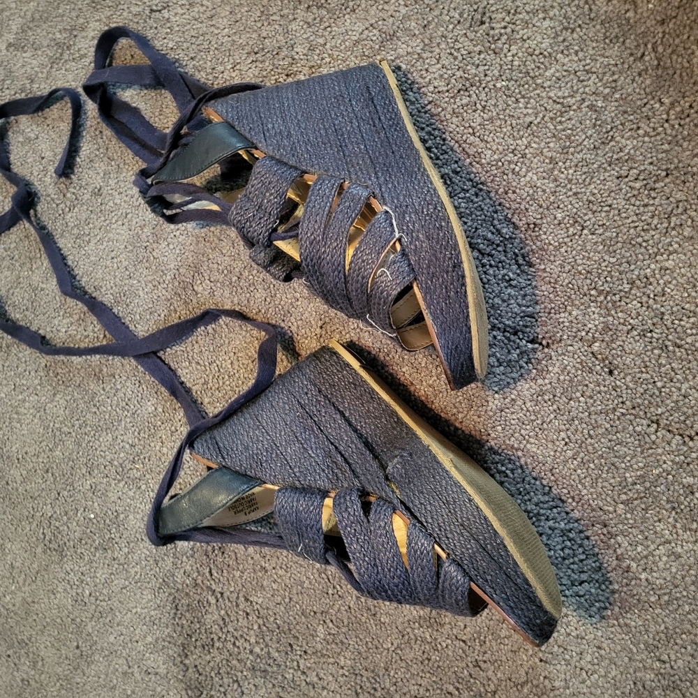 Sandals - Picture 3 of 3